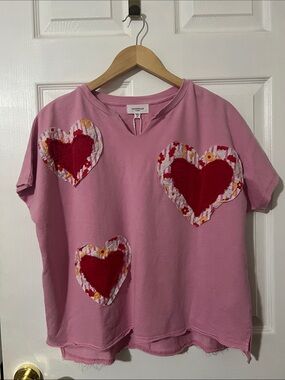 NWT Anniewear Blouse Top Shirt Medium Pink Red Hearts Raw Hem Edges NEW!!